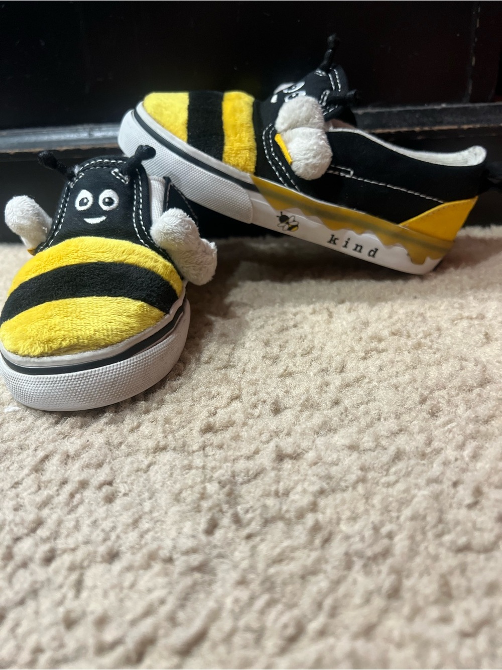 Vans Kids Bee-Themed Slip-On Sneakers in Yellow and Black